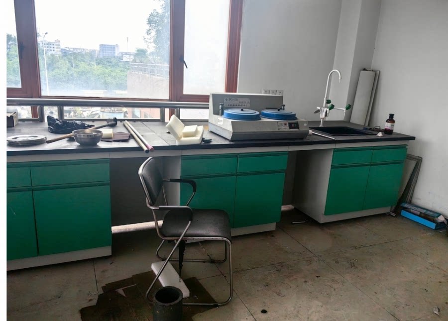 2月23日成都有色新材料科技公司扫描电镜及X射线能谱仪、直读光谱仪、箱式电炉、台式机床、电脑、打印机等设备网络拍卖公告