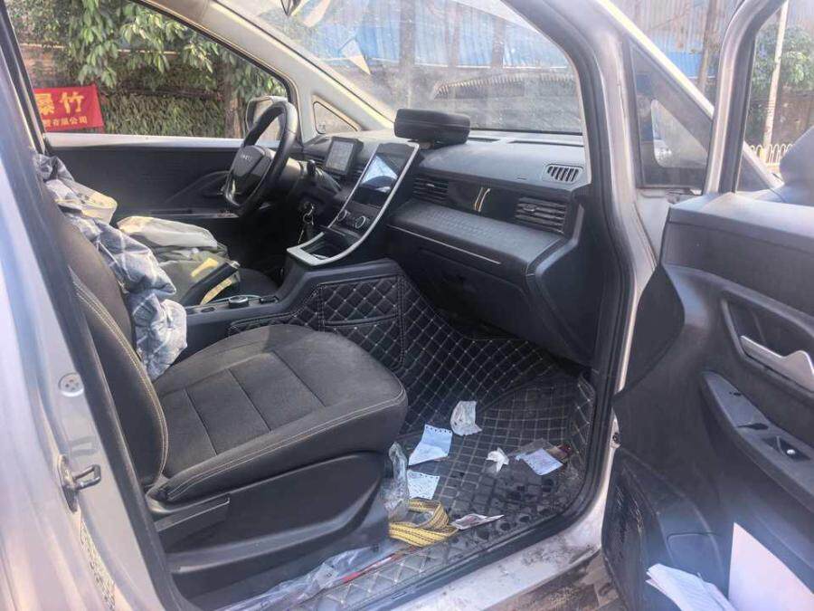 3月23日广州市23年上牌菱势黄金卡自动挡厢式货车网络拍卖公告