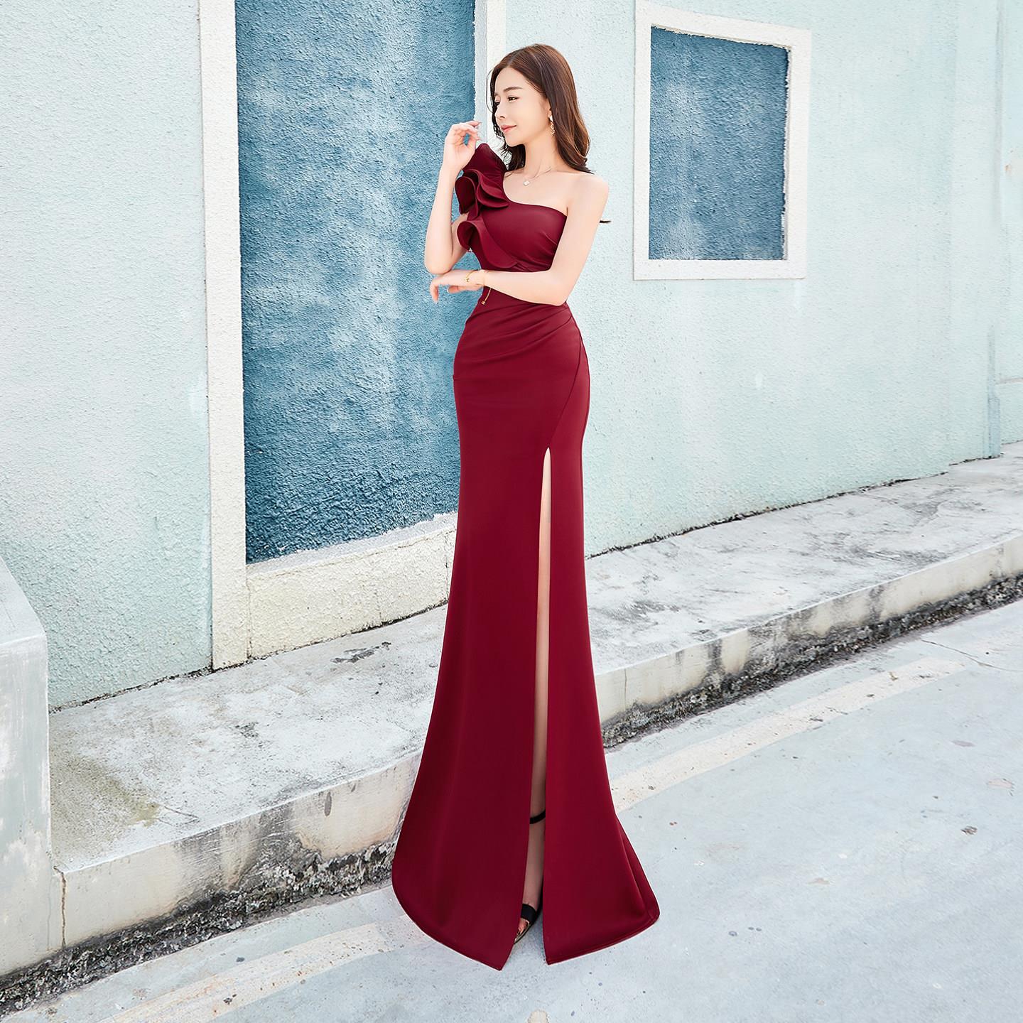 性感单肩晚礼服女气质名媛无袖开叉鱼尾长裙表演轻奢包臀连衣裙