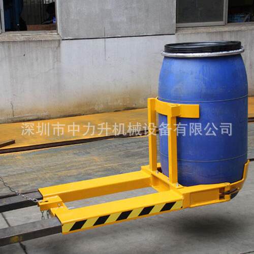 供应叉车油桶夹具 抱箍式搬运油桶夹 胶桶搬运DG400 塑料桶夹具
