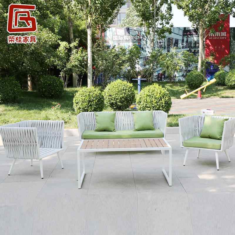 户外桌椅庭院休闲塑木阳台桌椅室外露天简约靠背藤椅PE仿藤家具