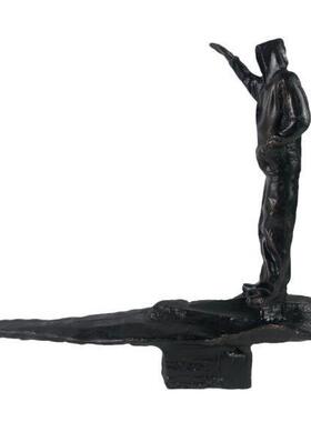 现代简约创意瞭望人物雕塑样板房售楼处桌面玄关人物摆设工艺品