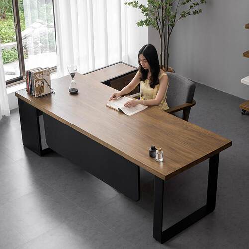 原木大板办公桌带侧柜 高档实木大班主管桌 可定制领导办公桌椅组