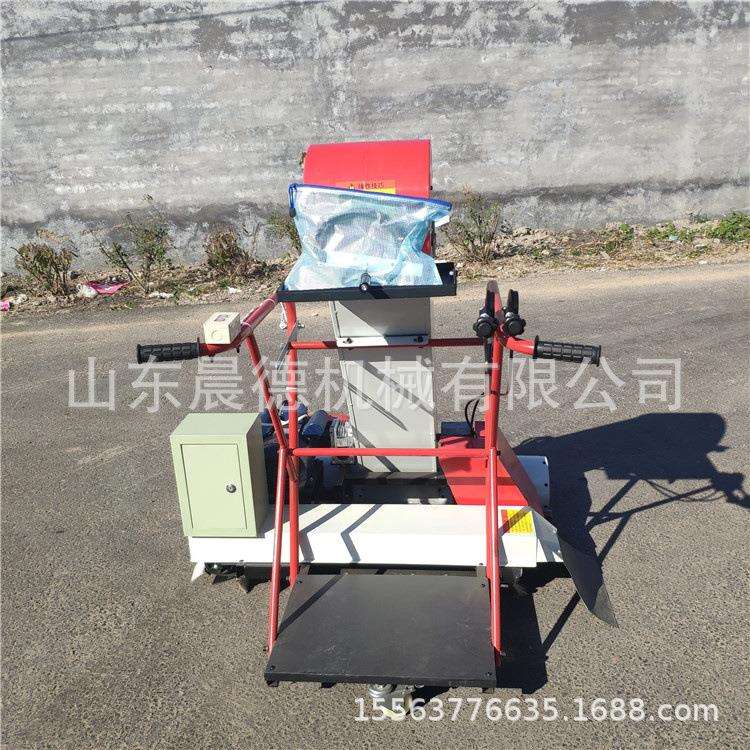 晾晒粮食收集器 汽油自走式收谷小麦水稻装袋机