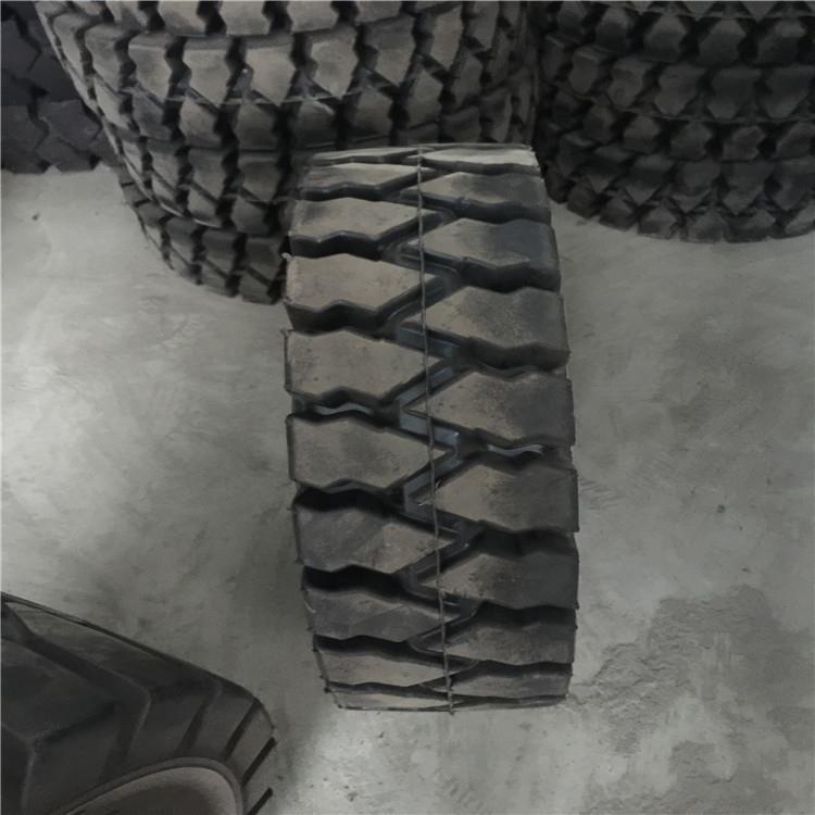 实心叉车工程轮胎7.00-15拖车工具车叉车后轮 700-15块花实心轮胎