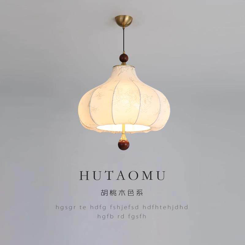 新款法式中古餐厅布艺吊灯美式复古花纹实木卧室衣帽间吧台栗子灯