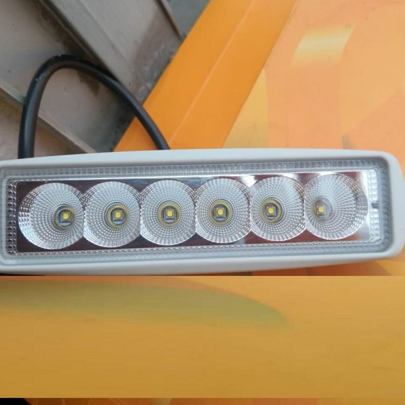 E013001 18W 高亮度汽车LED 工作灯 越野 吉普车脚踏板灯探照灯