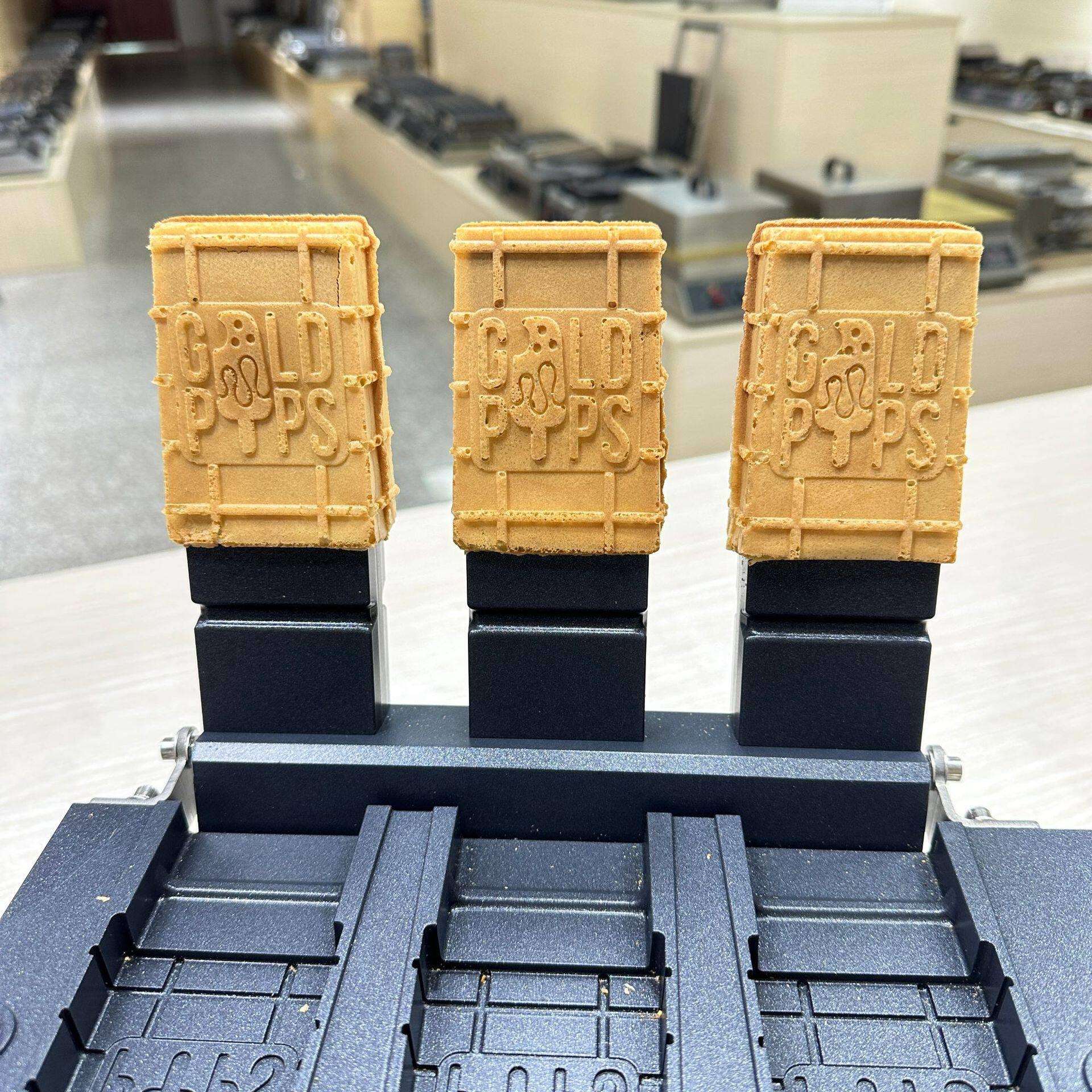 广州首飞定制图案logo 华夫冰棒模具机 waffle popsicle maker