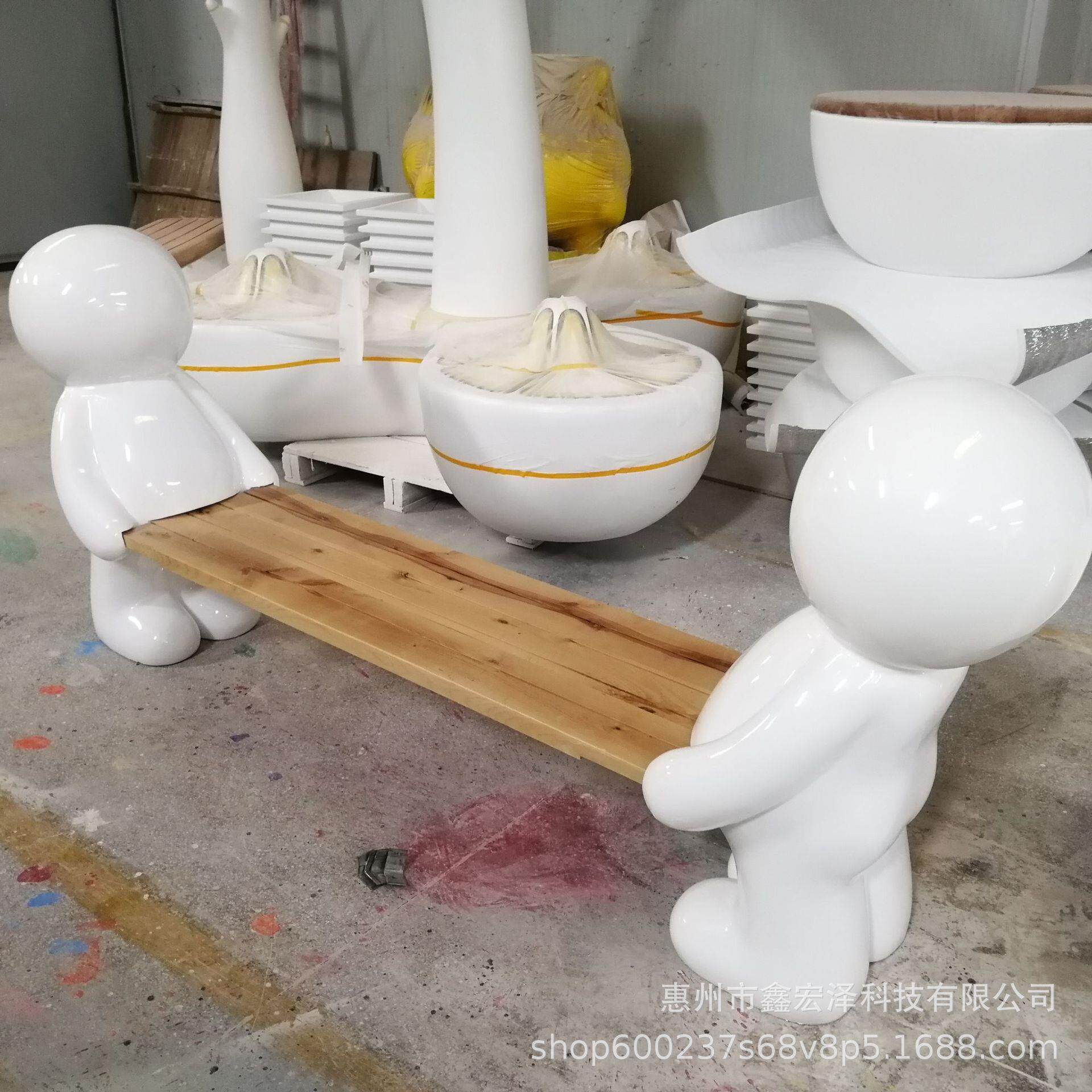 玻璃钢小黄人坐凳创意商场公园休息长椅光头长凳太空人防腐木座椅