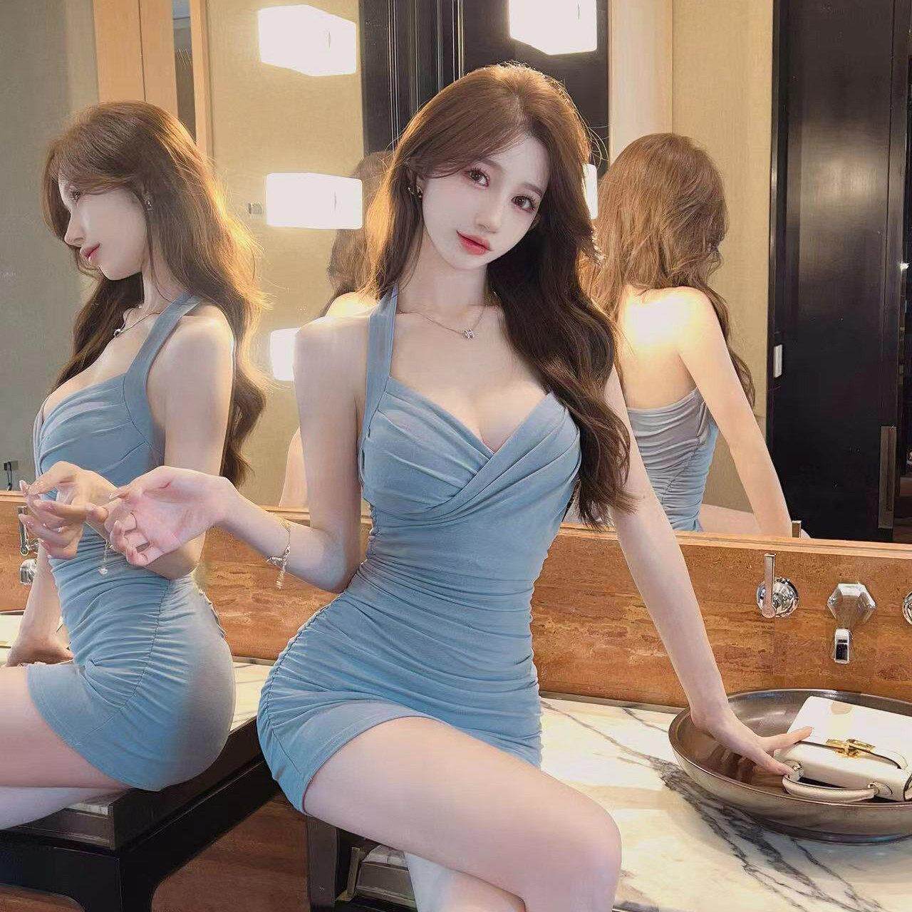 甜辣纯欲2025别致挂脖连衣裙女收腰小个子显高修身美背包臀短裙子