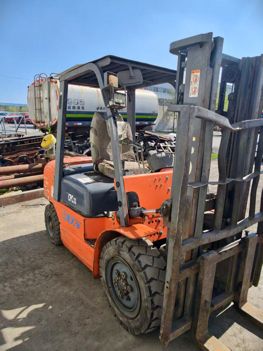 5月14日乌鲁木齐委托-资产处置江淮叉车一台,载重3吨,起升3米,正常使用网络拍卖公告