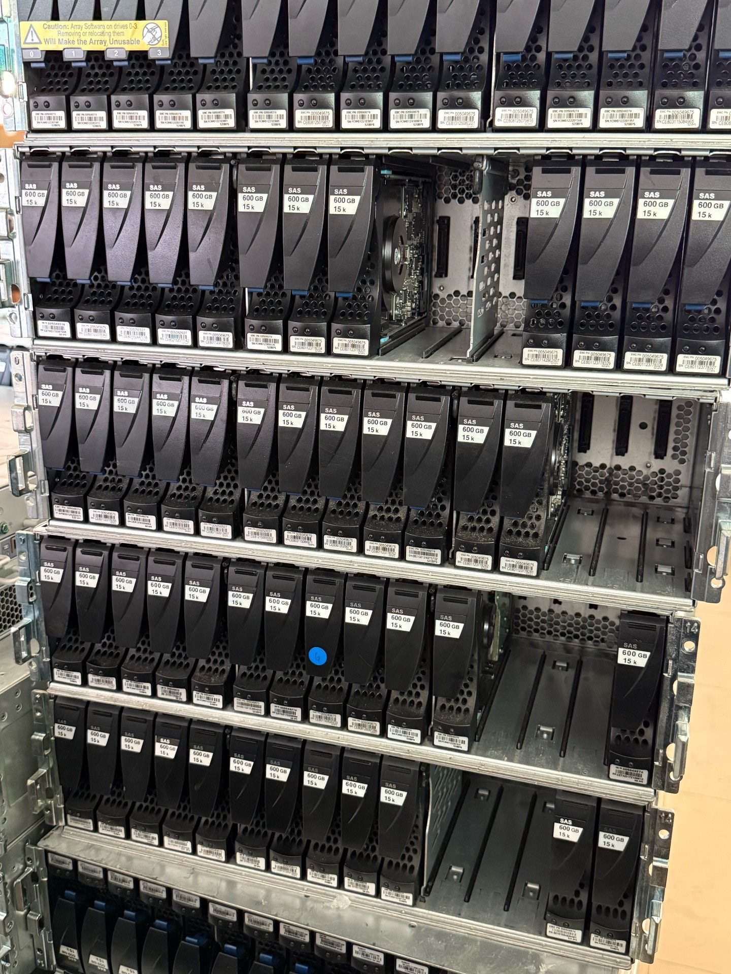 成色新 现货几百个EMC VNX 600G 15K 0050
