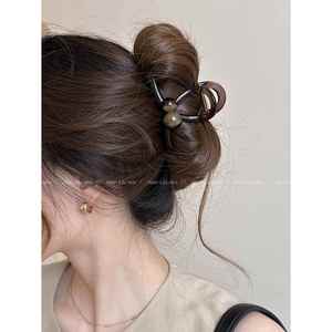 咖色圆珠中号头发抓夹女2025新款高级感后脑勺发夹气质鲨鱼夹发饰