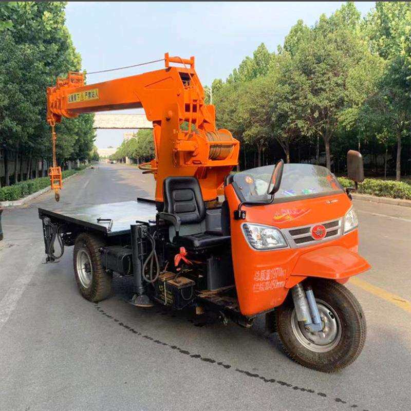 三轮随车吊车 小型农用车载起重机 全液压6吨工程轮式吊 三马子吊