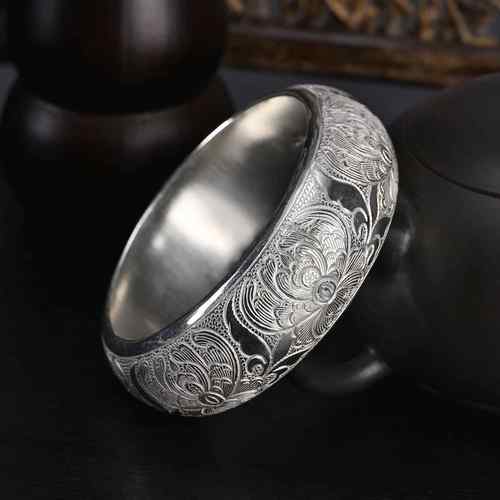 高档银手镯宽面2025年新款宽个版时尚99纯女年轻款银手工性9定制