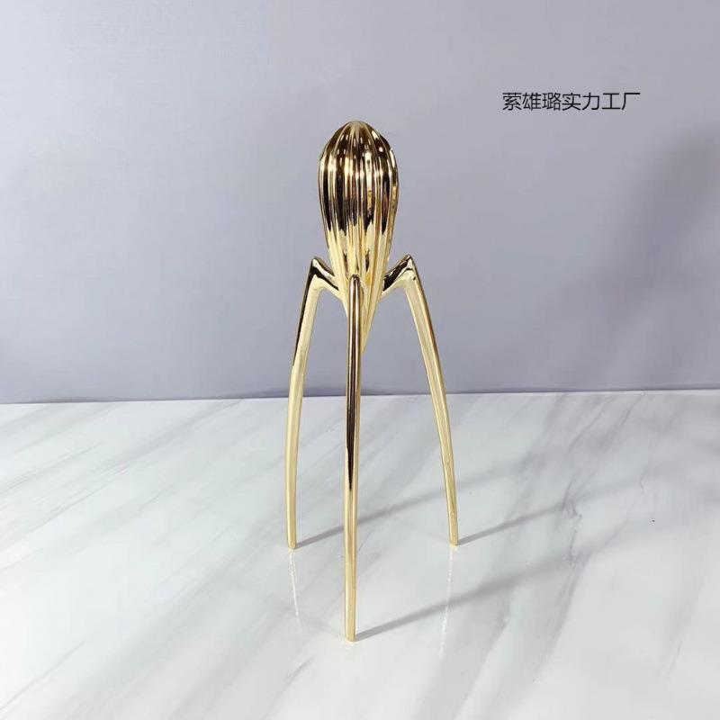 现代简约银色章鱼外星人榨汁器摆件样板房餐厅厨房客厅软装饰品