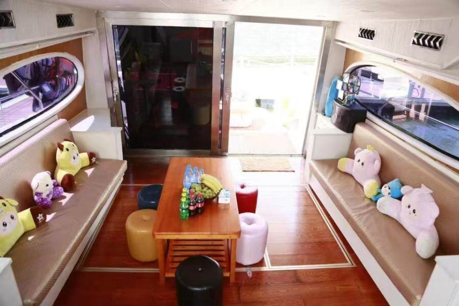 49尺三层飞桥豪华游艇配水星220匹双机带卧室厨房卫生间双驾驶台沿海CCS三证齐全