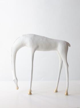 新中式禅意抽象宅寂玄关博古架办公室抽象艺术马铸铁低头骏马摆件