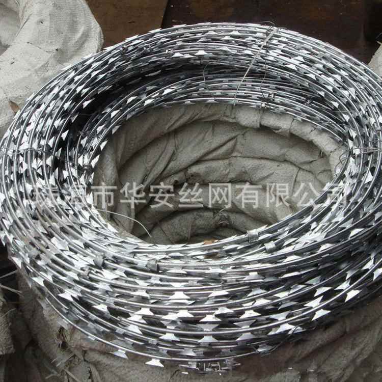 广东珠海304不锈钢刀片刺绳围墙护栏加高防护网 防盗滚筒防爬刺网