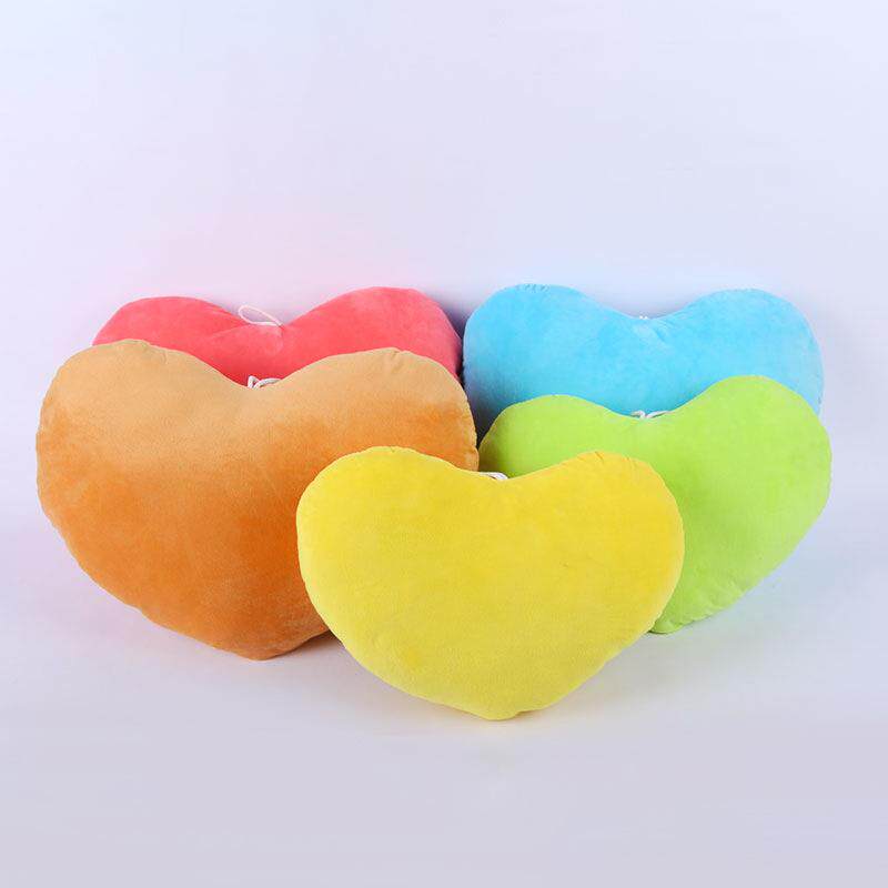 红心形抱枕靠垫礼物婚庆结婚玩偶布娃娃礼品logo定制