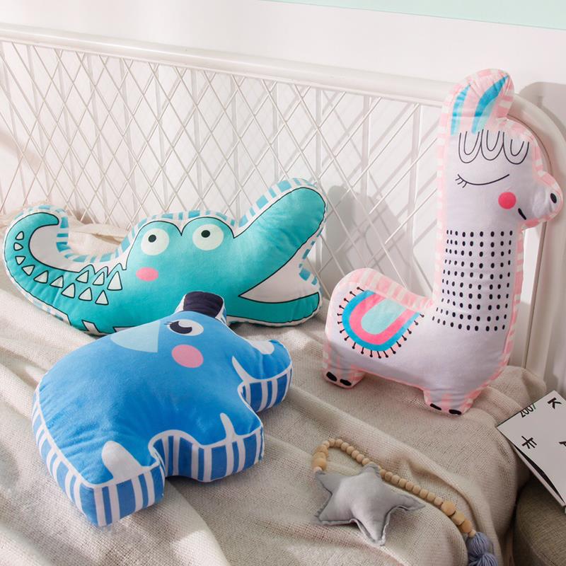 ins双面立体飞机动物造型抱枕凹造型儿童房装饰男女宝宝陪睡玩偶