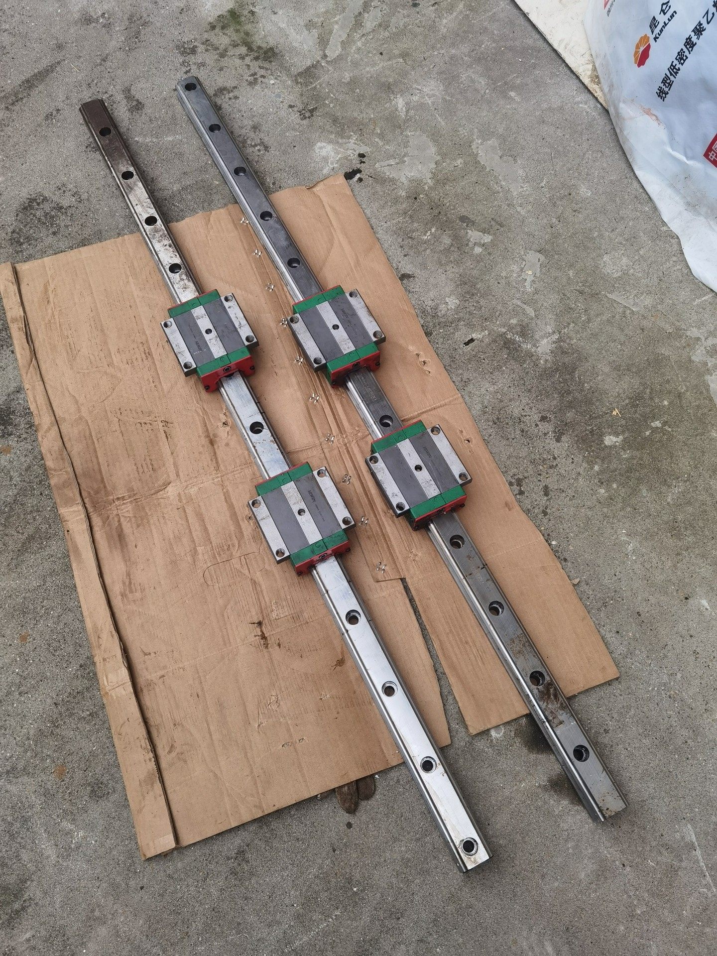 上银直线导轨HGW45总长1.36米闲置拆机性能良好，有预紧