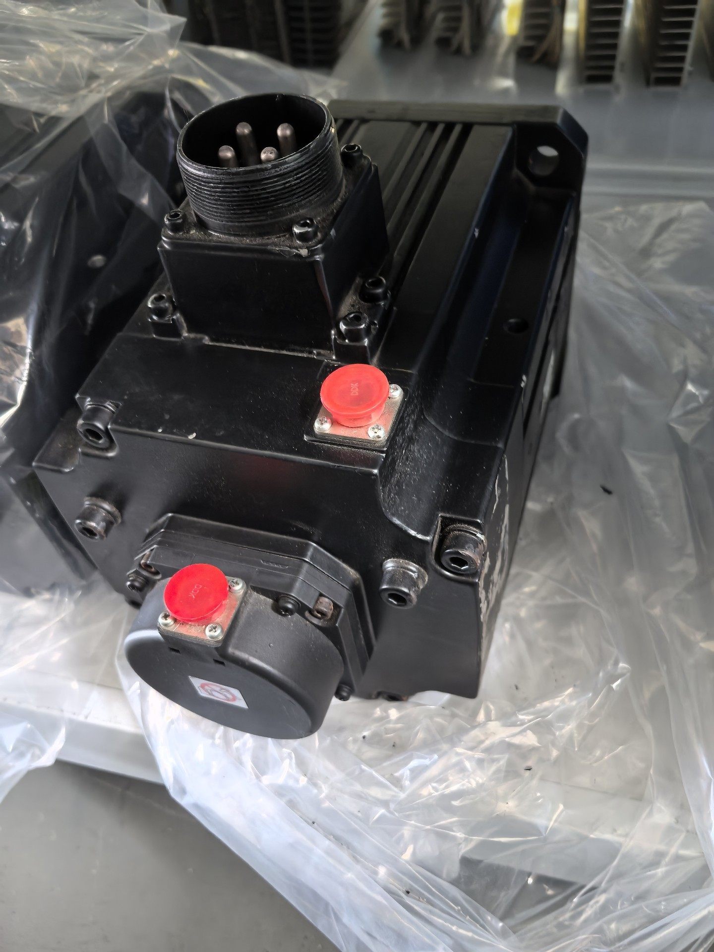 三菱HG-SR702BJ伺服电机，实物图片，成色如图，功能包