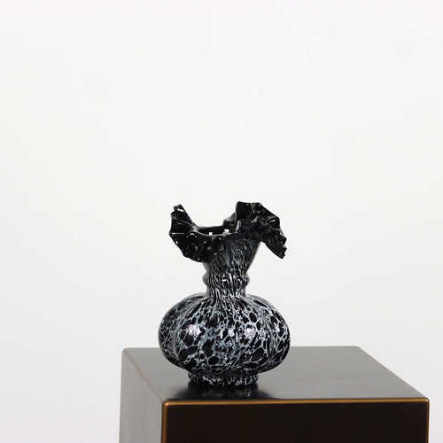 中古风极简奶牛黑色白色芬顿琉璃花瓶玻璃高级感大小ins风高颜值