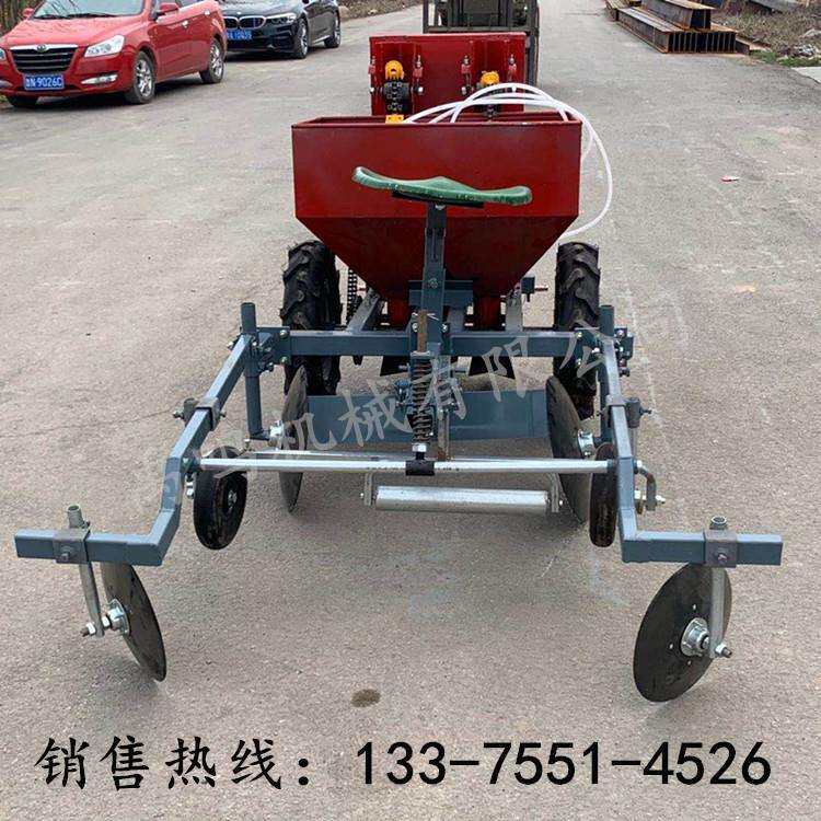 带滴灌土豆播种机 加固型马铃薯播种一体机 带电子抖种土豆播种机