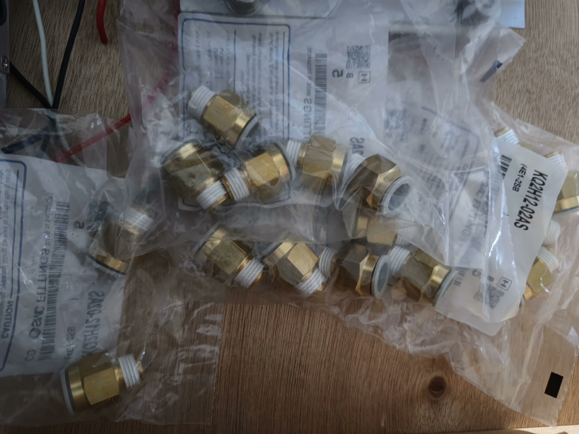 KQ2H12-02AS全新原装正品接头一共20个，10元一个