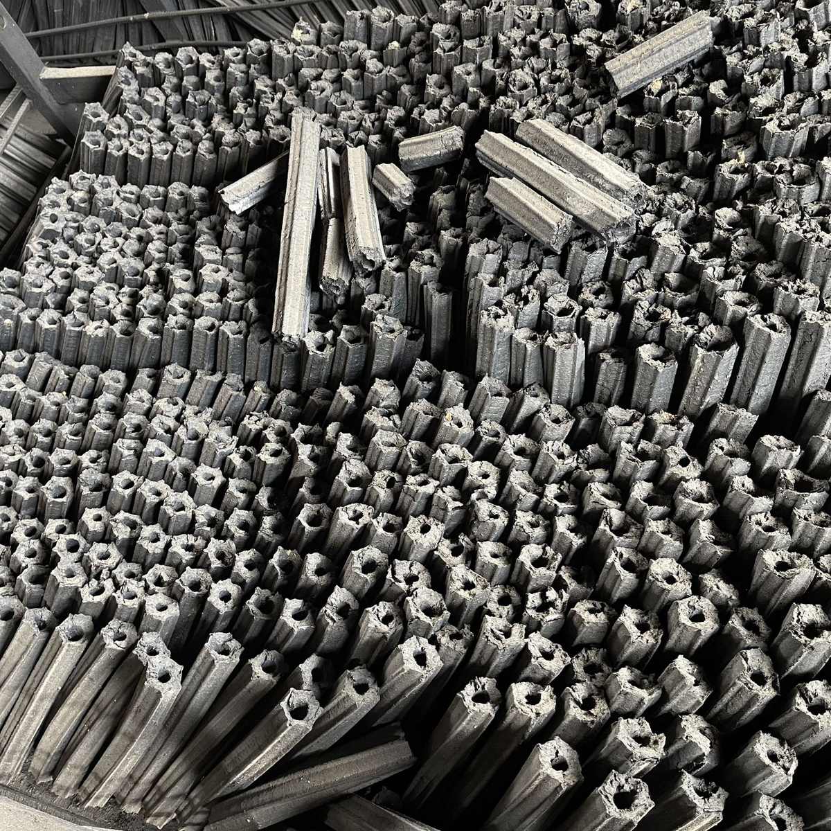 纯木高温烧烤炭滴油不起火温度700+量大厂家直供烧烤火锅无烟无味