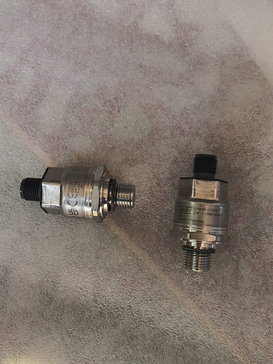 威卡压力传感器82401240，4-20ma，400bar，