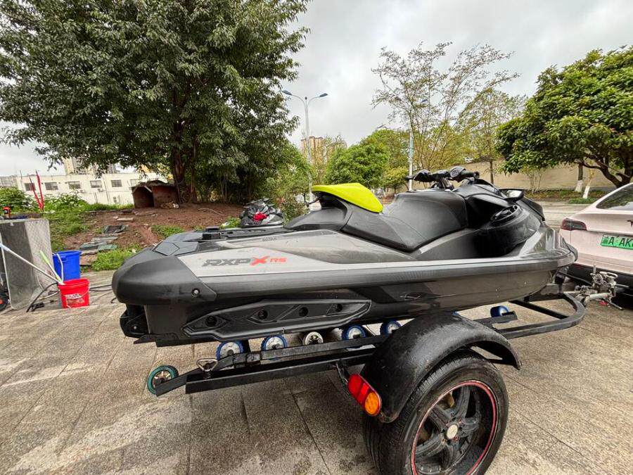 资产处置庞巴迪xp300摩托艇