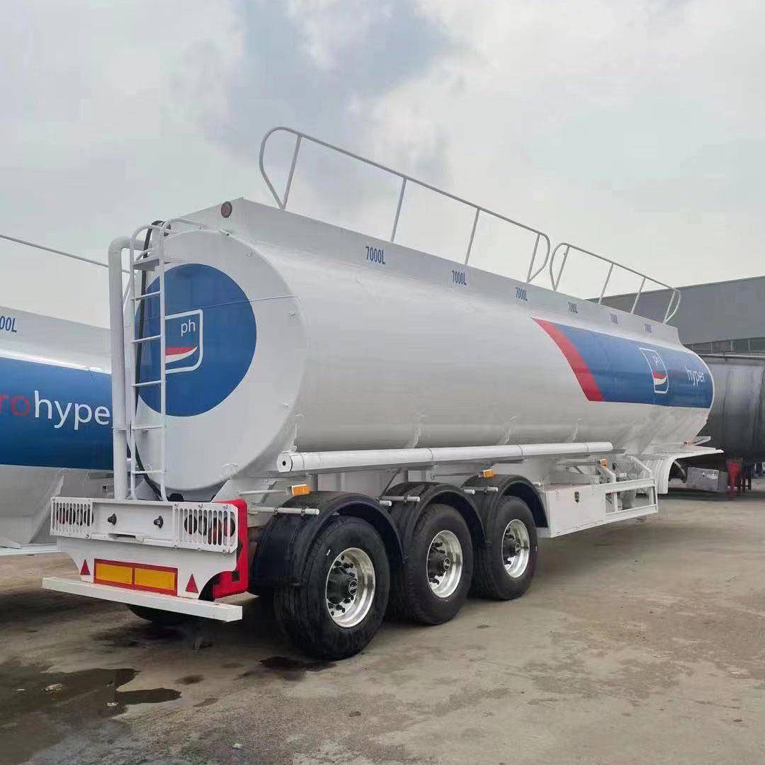 厂家直销3轴50方油罐半挂车外贸型45立方液体柴油油罐运输车