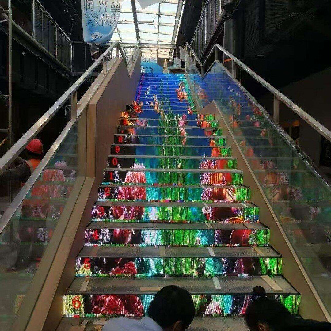 led地砖屏酒吧舞台互动人体感应地板屏商场地面3D动态显示全彩屏