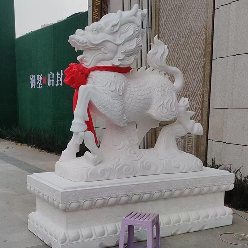 石雕麒麟一对晚霞红家用门口庭院别墅看门摆件天然青石汉白玉貔貅