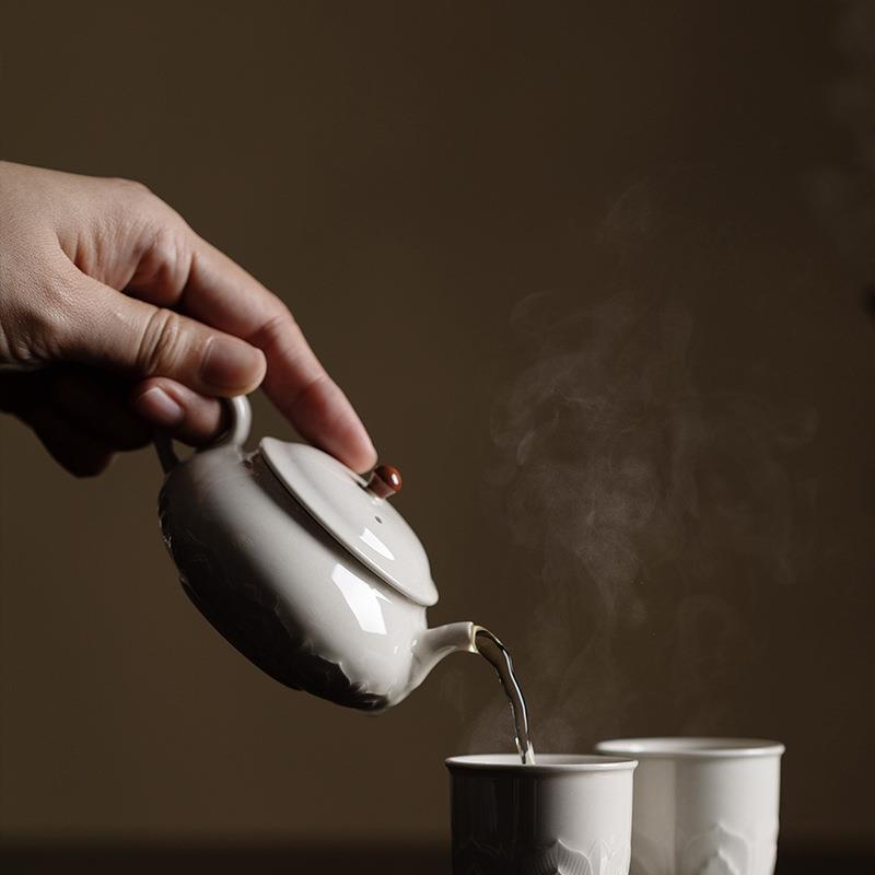 梵汝手作陶瓷浮雕玉泥草木灰扁形壶家用茶具手执泡茶壶带过滤防烫