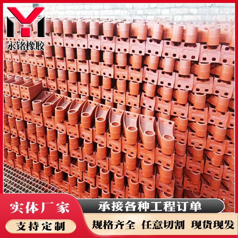 桥梁防撞护栏支架道路隔离护栏防撞支架铸铁护栏立柱牛角支架厂家
