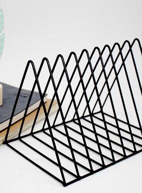 新款直销北欧三角简易创意9格铁艺书架工艺品办公桌面展示置物收