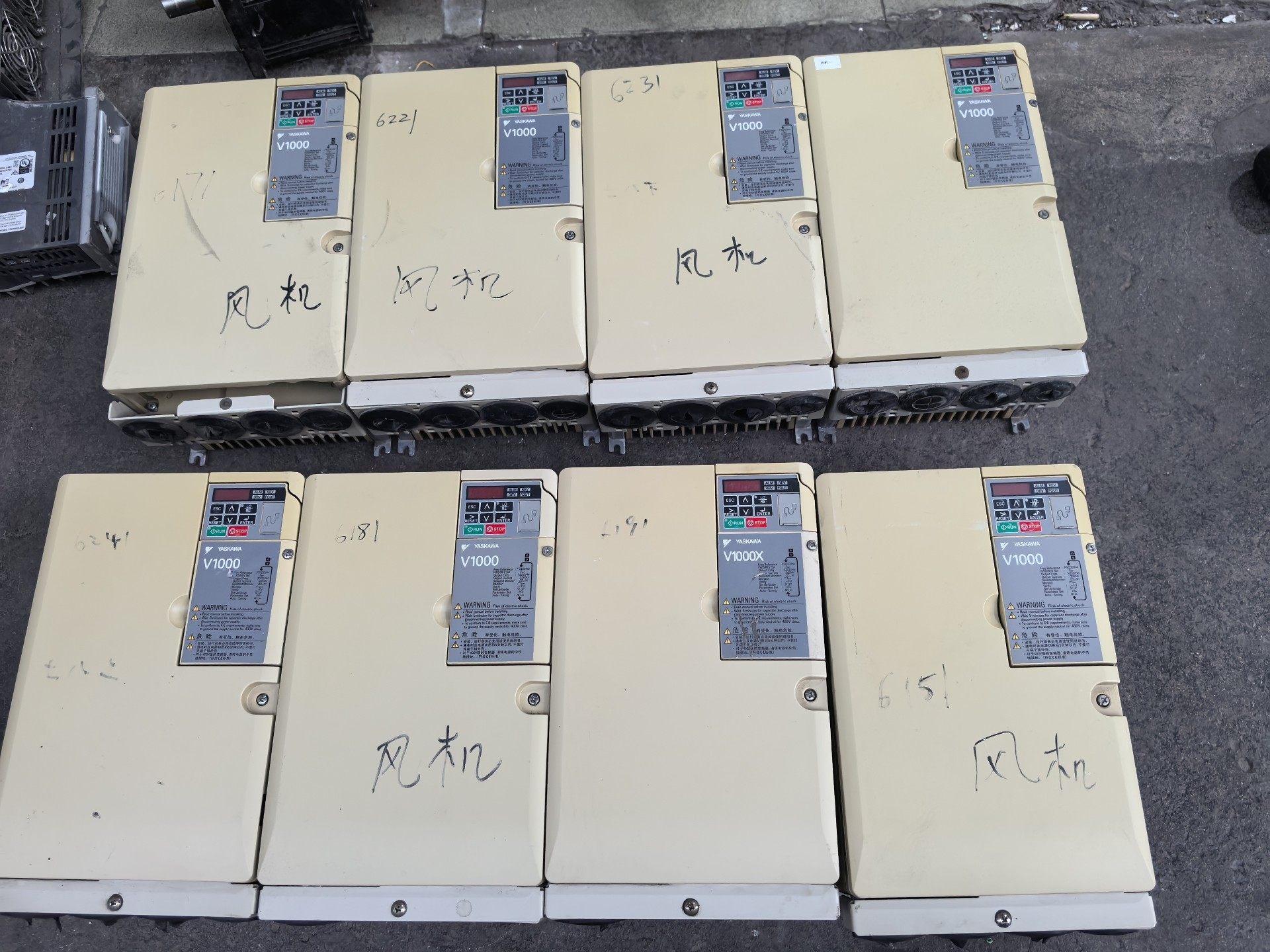 安川变频器 实物图 功能包好 成色不错 CIMR-VB4A0