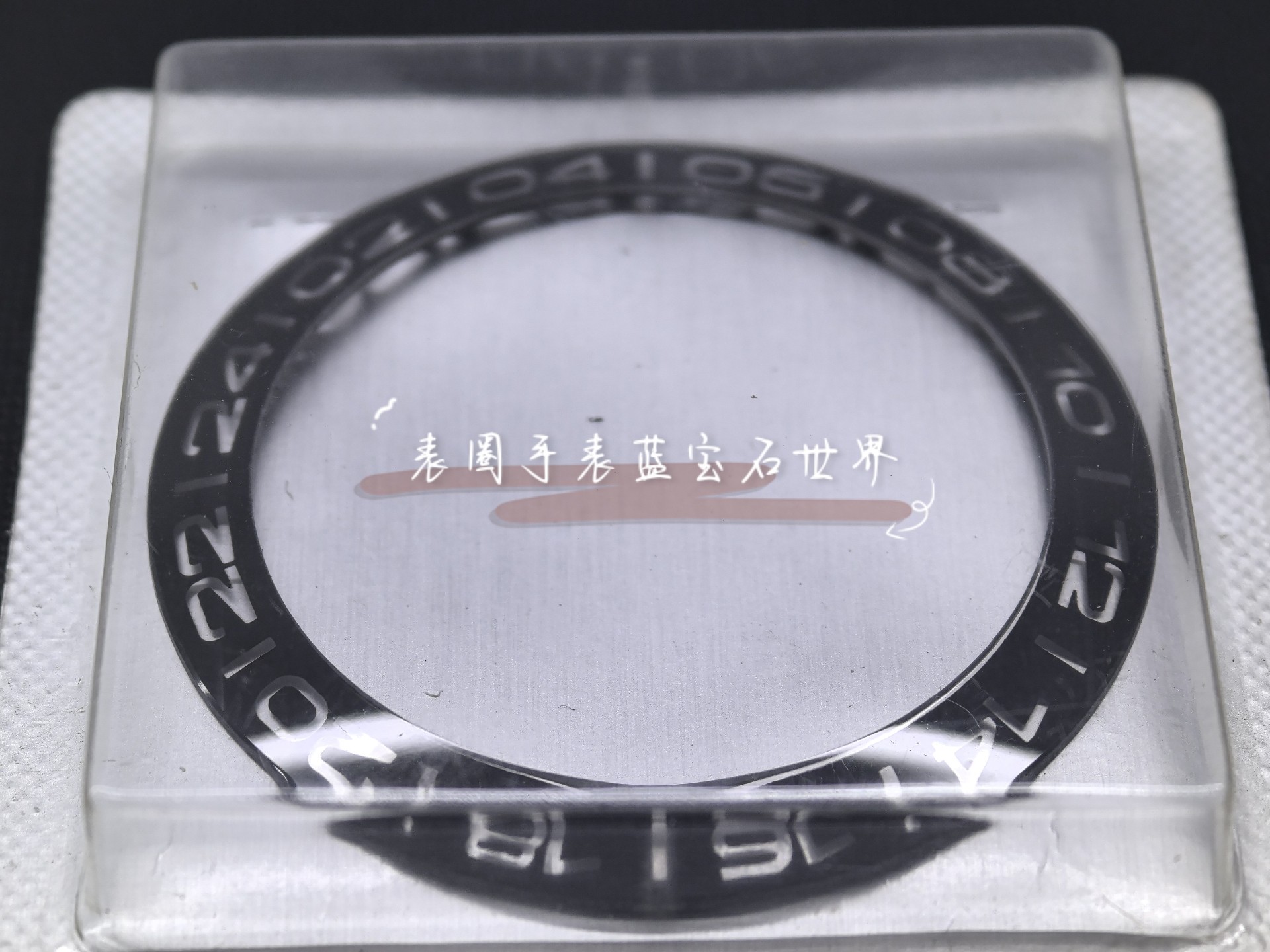 萧邦MILLE MIGLIA 系列 蓝宝石圈口 镂空字体设计