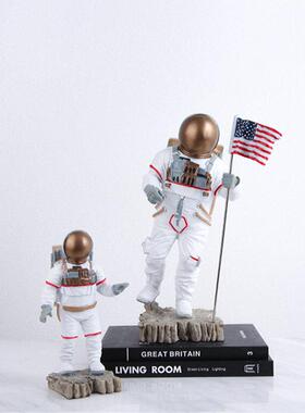 树脂彩绘太空人摆件欧式人物科技感软装工艺太空饰品创意客厅摆设