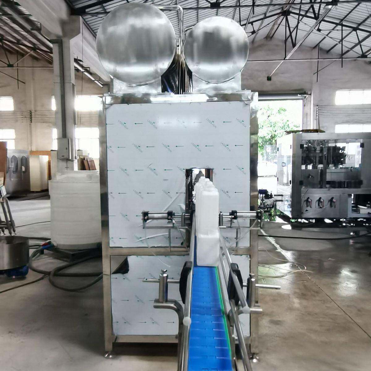 广东厂家D制异形瓶全自动灌装机矿泉水白酒自动灌装设备4L异形瓶