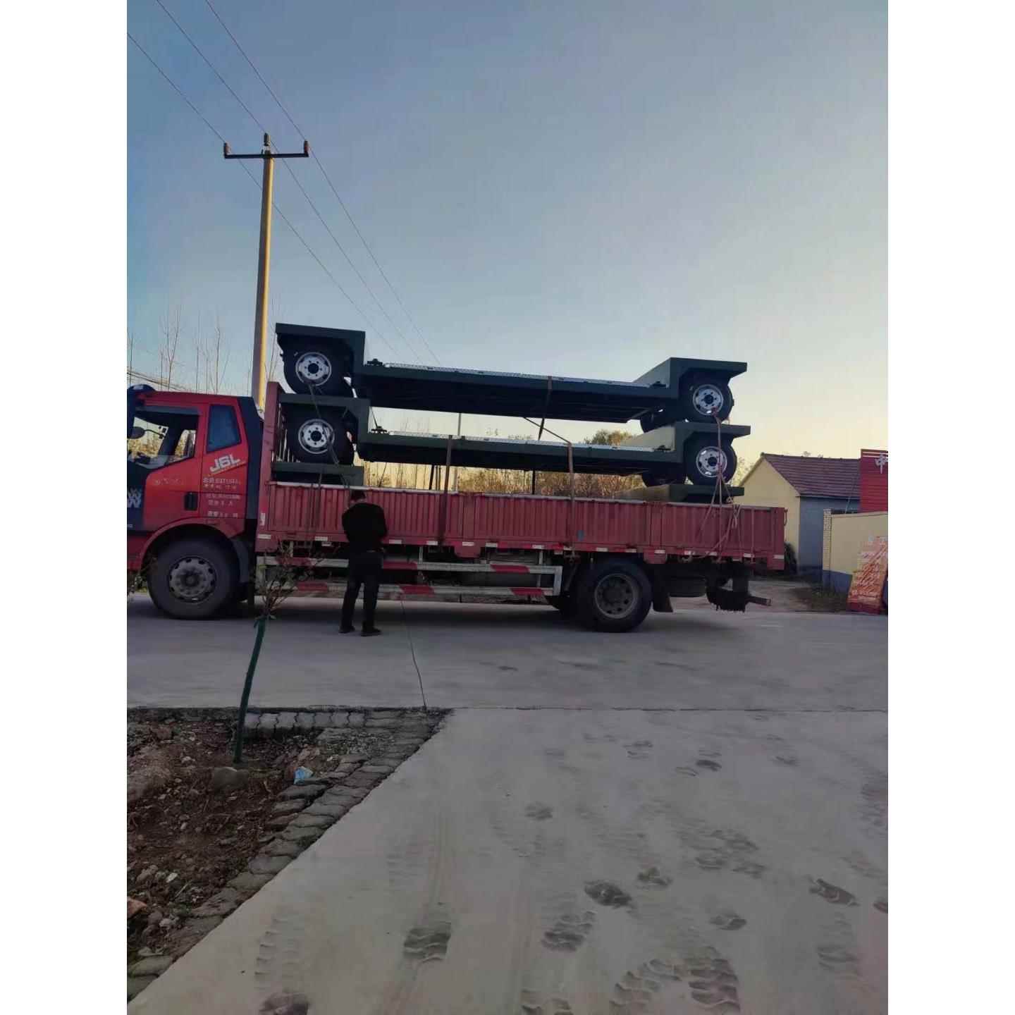 7吨下沉式设备底盘下沉式平板拖车带爬梯平板车低平板运输拖车