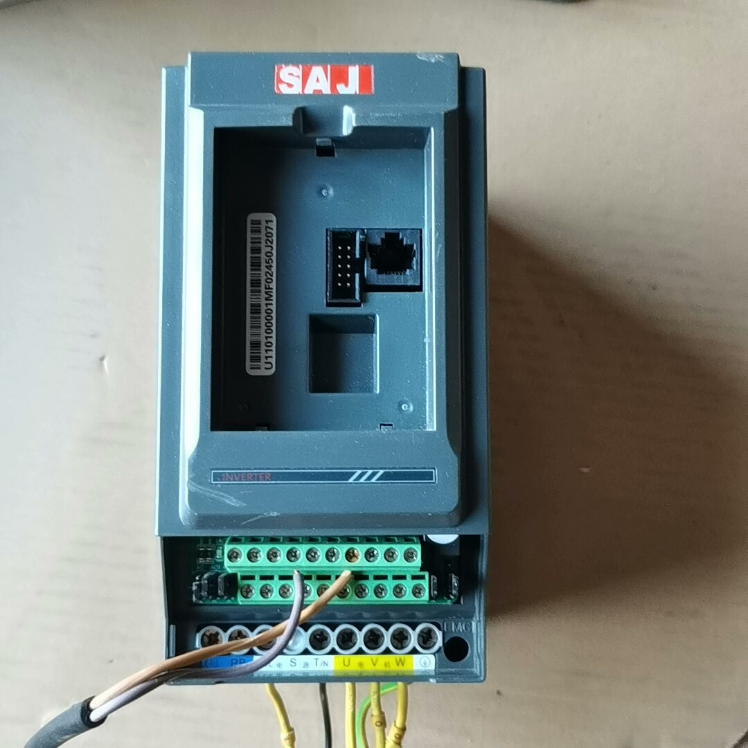 三晶变频器220V    VM1000B-2SR75GB 0