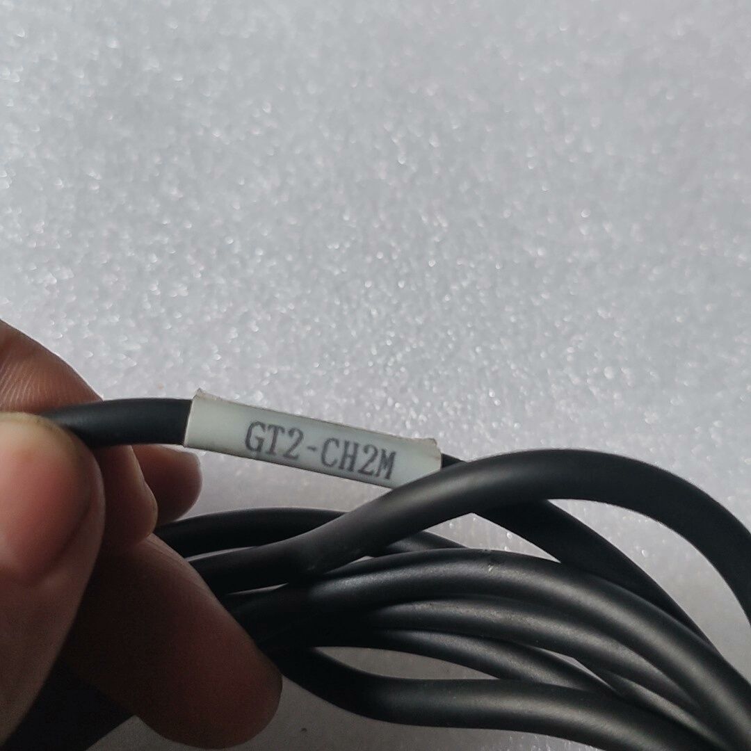 GT2-CH2M 基恩士连接线，没有包装袋。