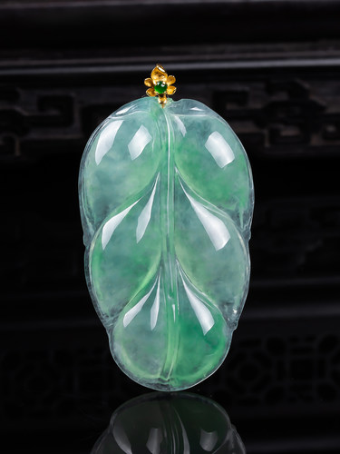 缅甸天然真品翡翠18k金扣头冰种起胶满绿满色闪拍金枝玉叶玉吊坠