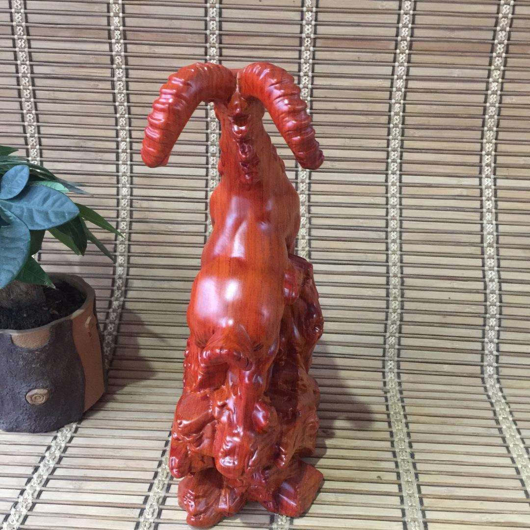 花梨木雕摆件领头羊 十二生肖羊摆件工艺品实木手工雕刻厂家