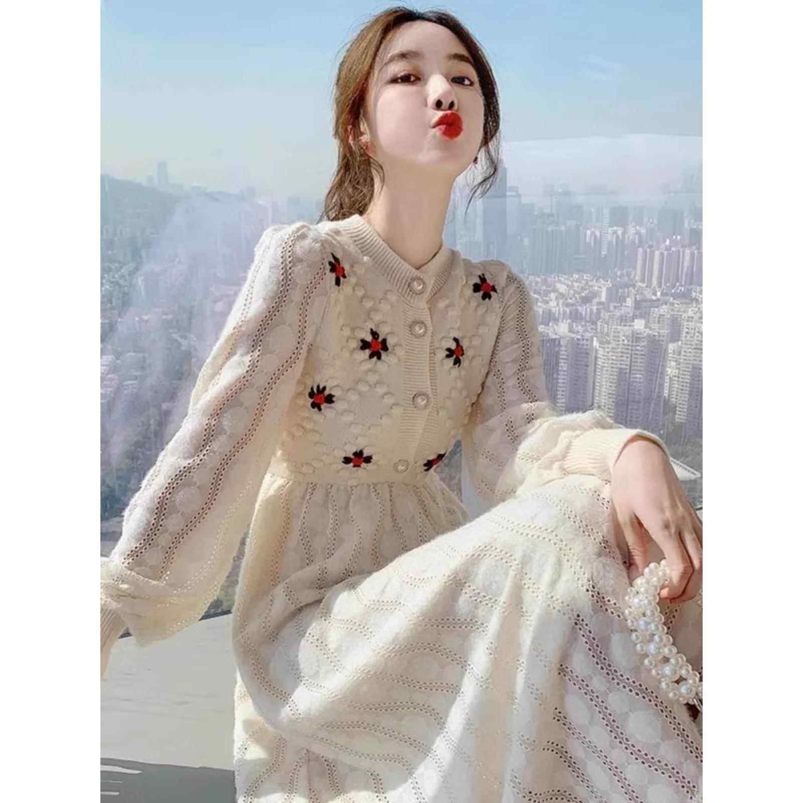 欧洲秋季女性2025新法式针织连衣裙中长过膝毛衣裙