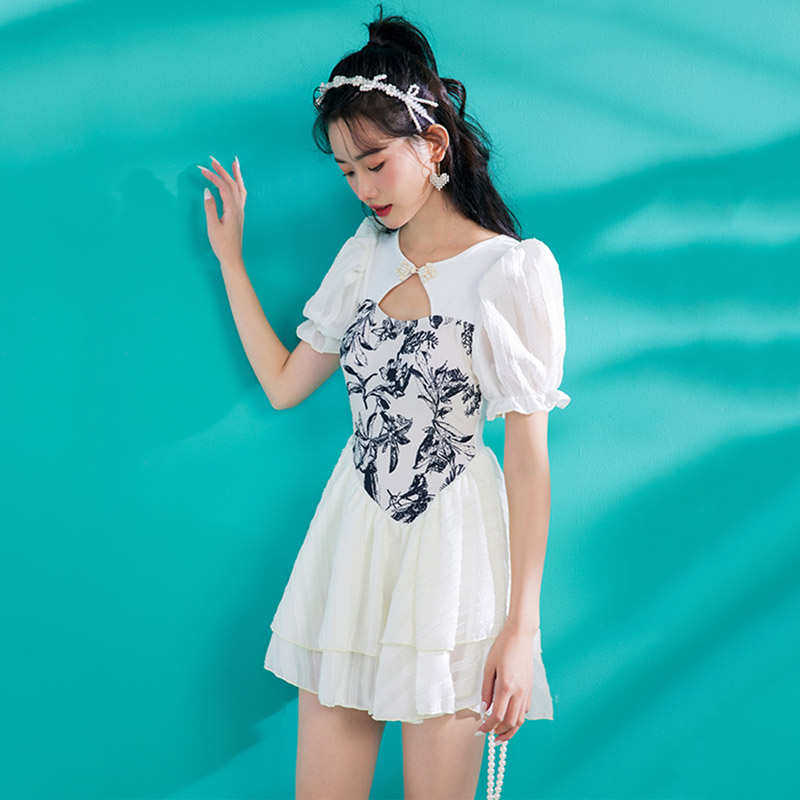 连体游泳衣女保守平角带袖遮肚显瘦小胸聚拢韩国仙女温泉裙式泳装